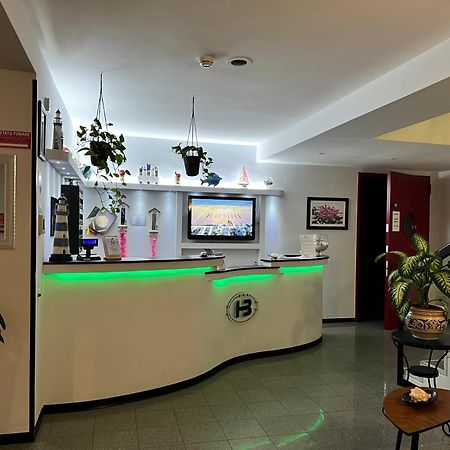 Hotel Betty Personal Style And Beach Village ريميني المظهر الخارجي الصورة