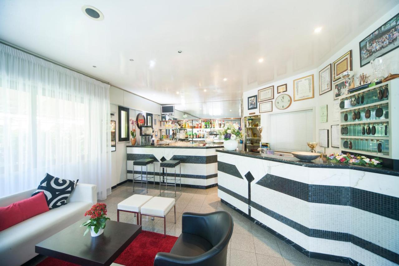 Hotel Betty Personal Style And Beach Village ريميني المظهر الخارجي الصورة