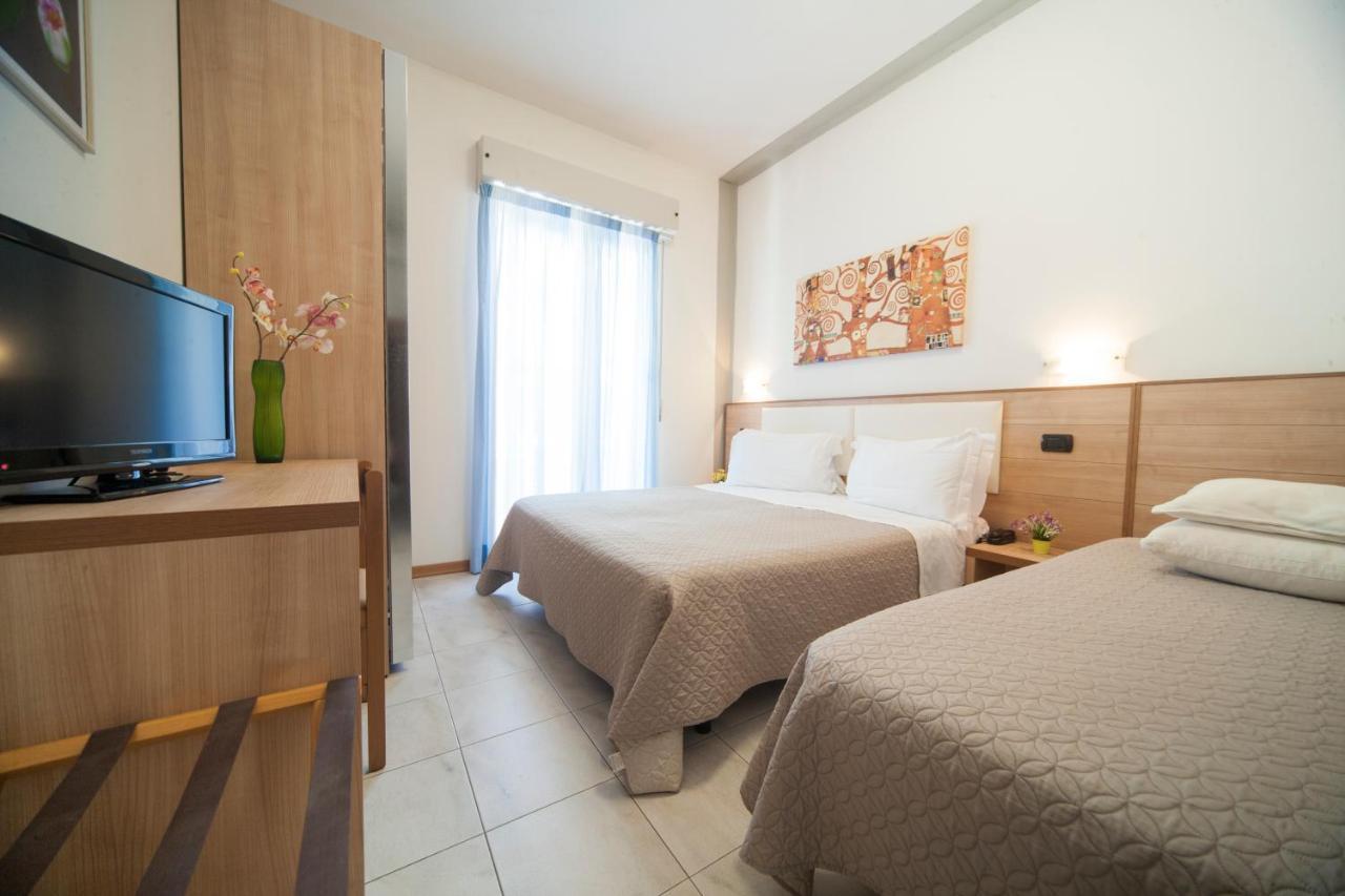 Hotel Betty Personal Style And Beach Village ريميني المظهر الخارجي الصورة
