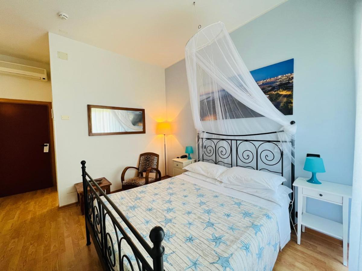Hotel Betty Personal Style And Beach Village ريميني المظهر الخارجي الصورة