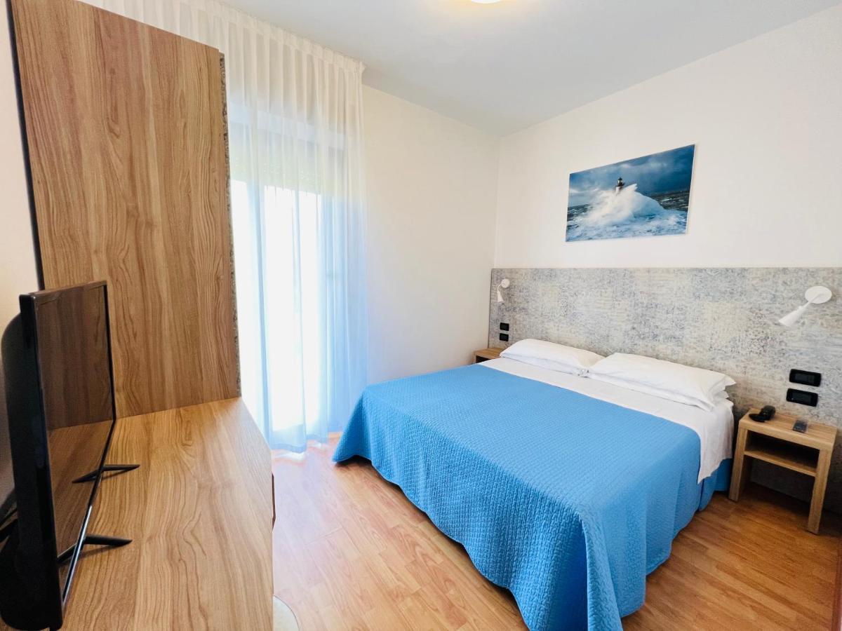 Hotel Betty Personal Style And Beach Village ريميني المظهر الخارجي الصورة