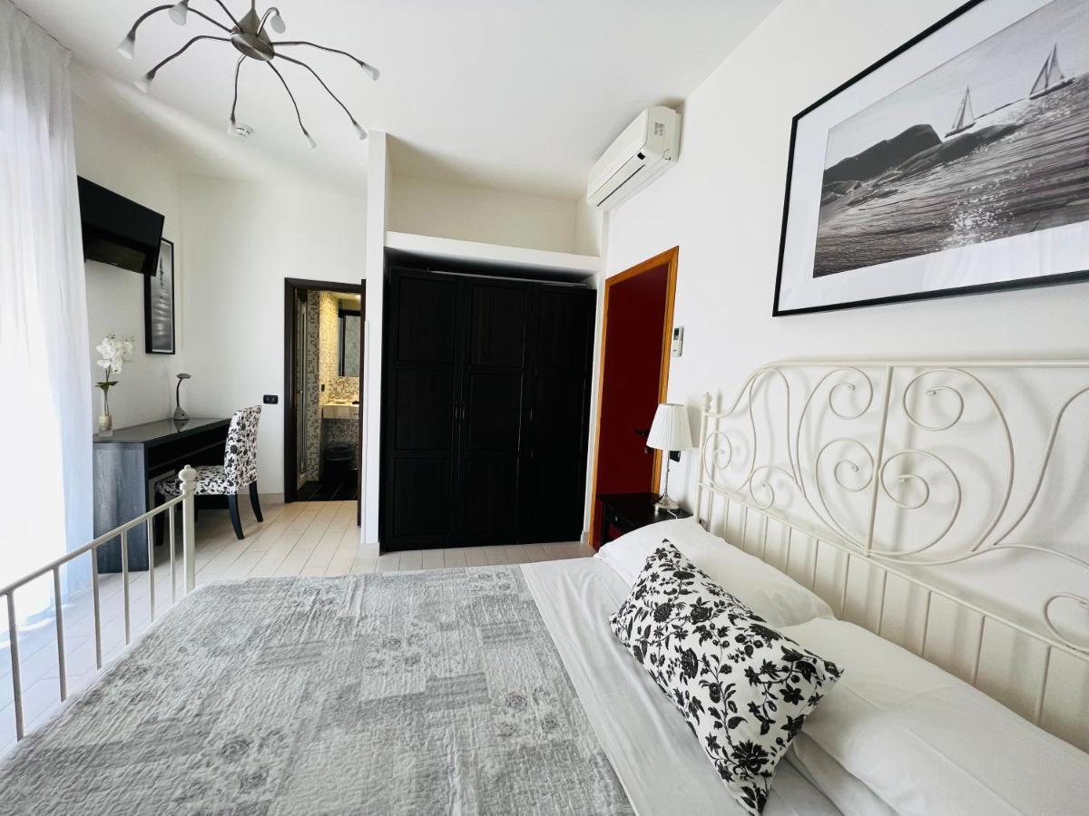 Hotel Betty Personal Style And Beach Village ريميني المظهر الخارجي الصورة