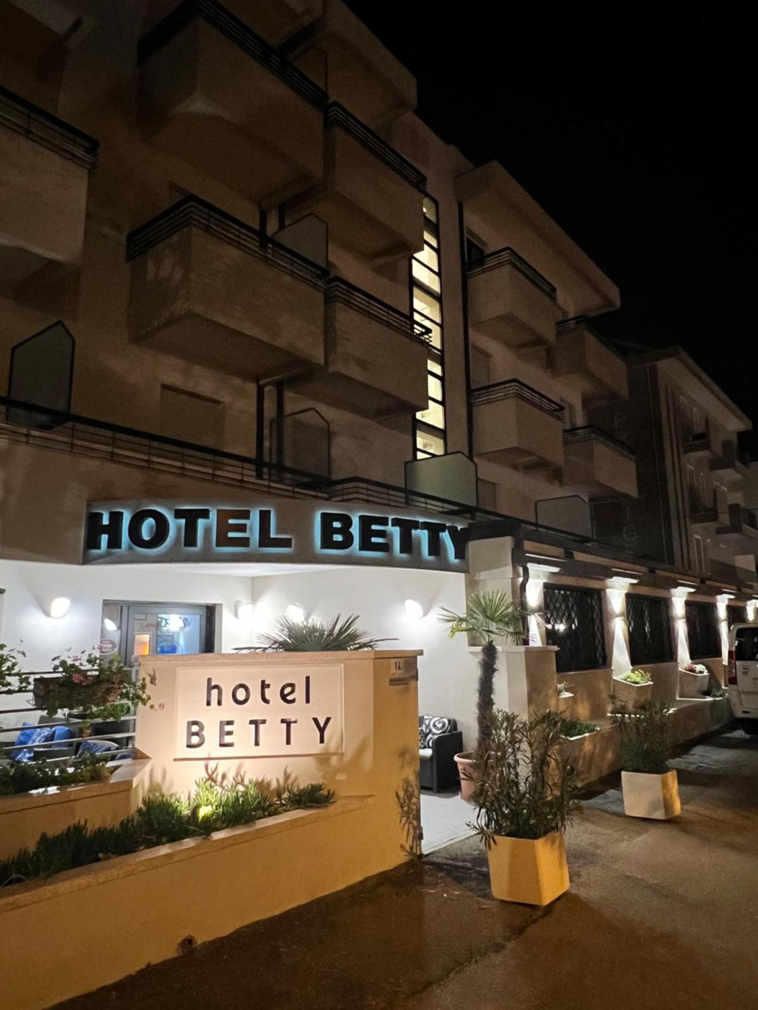 Hotel Betty Personal Style And Beach Village ريميني المظهر الخارجي الصورة